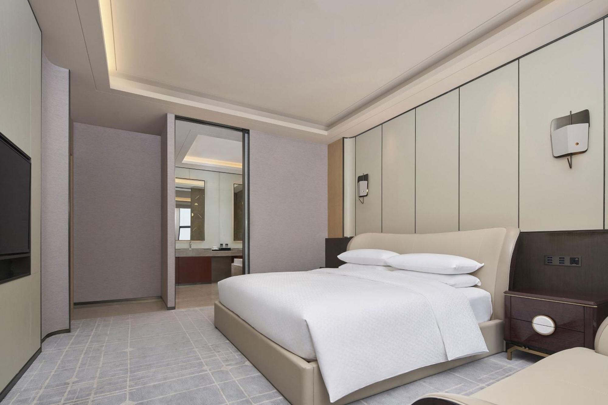 Four Points By Sheraton Guiyang, Huaxi 貴陽市 エクステリア 写真